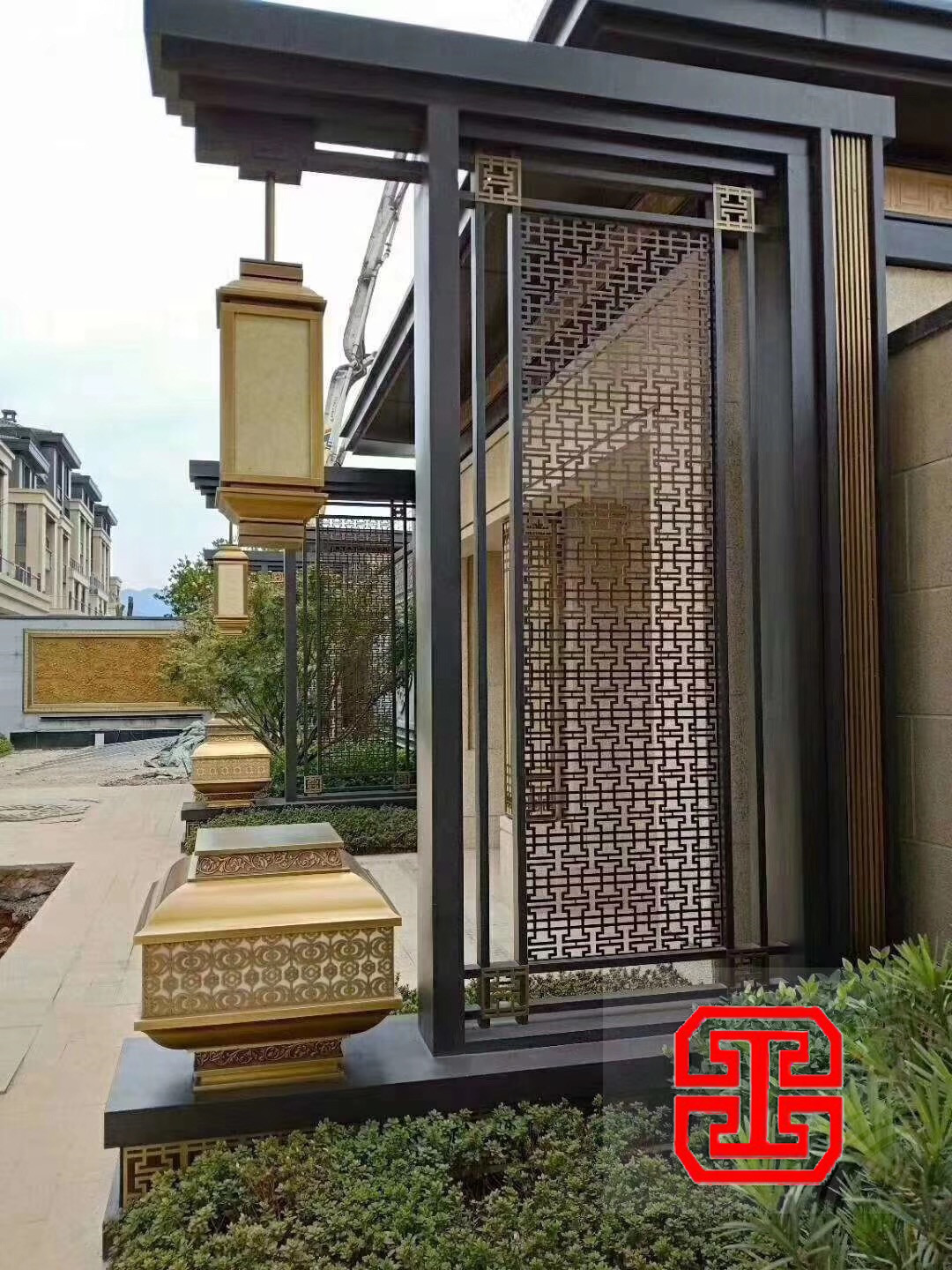 銅藝屏風(fēng)-屏風(fēng)廠(chǎng)家